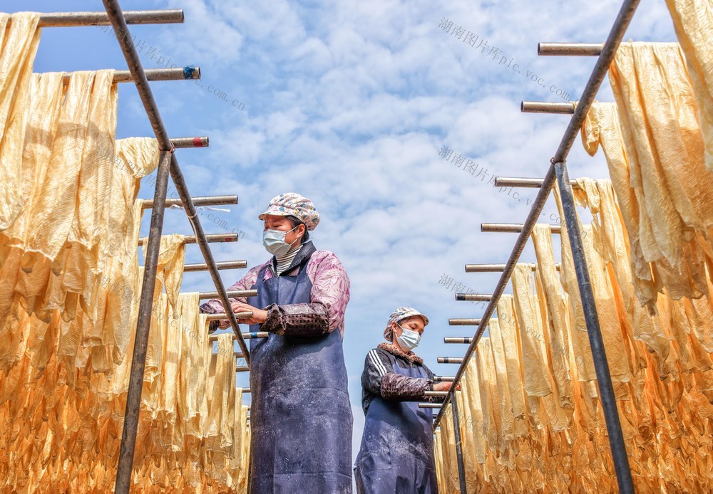 湖南江华：手工腐竹 腊月飘香