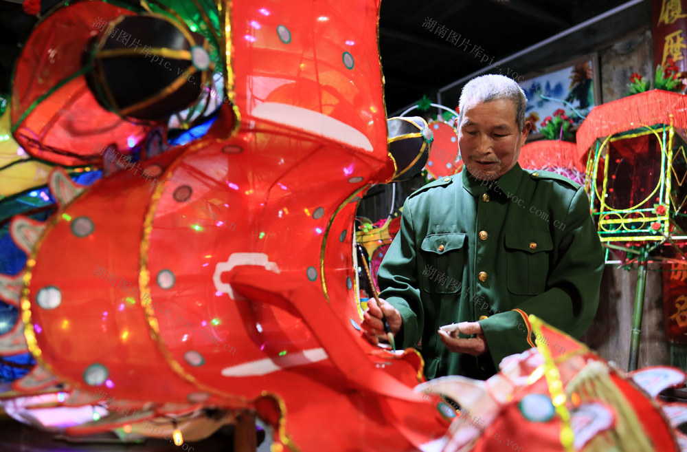扎制 龙灯 涂色 表演 新年 祝福