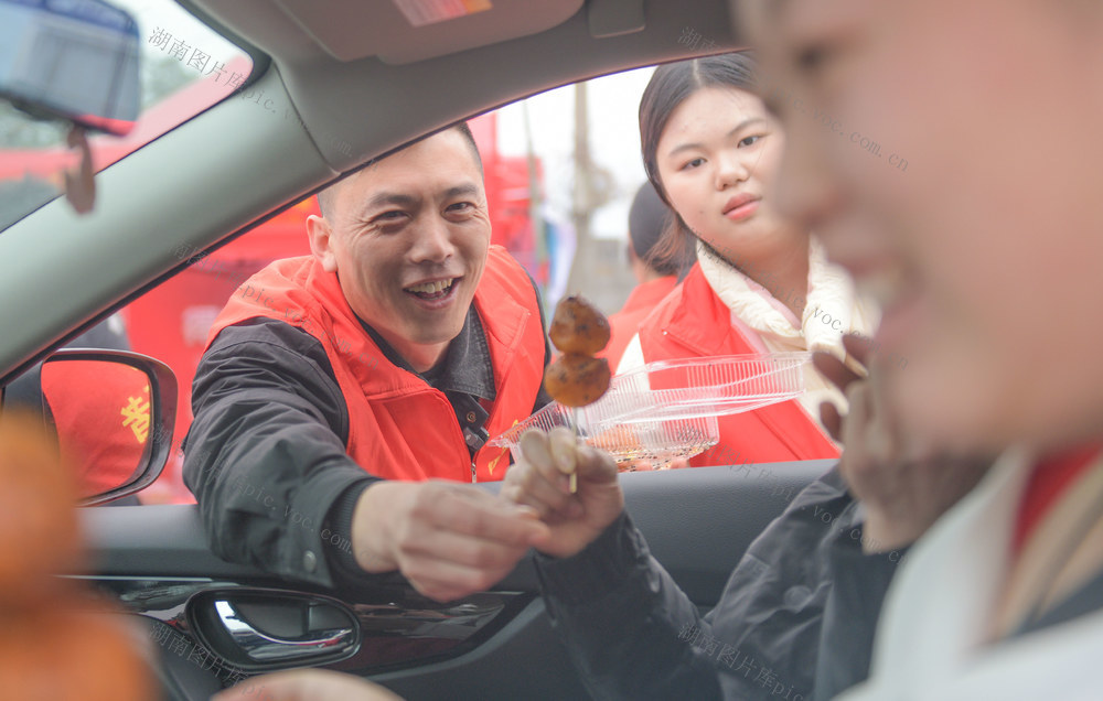 湖南道县：志愿服务暖归途