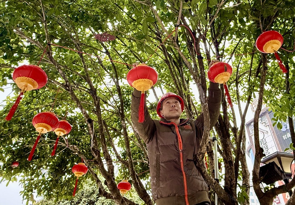 通道：街头年味拉满

