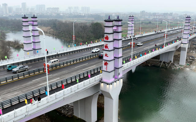 桥梁 通车 竣工 民生 交通 运输 经济 发展  重点工程 车辆 建设 