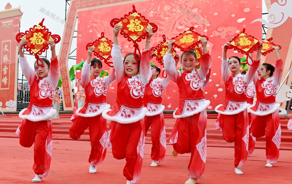 文化 文艺 演出 春节 文化下乡 志愿者 送戏下乡 群众 欢乐 喜庆 惠民 送戏下乡 街道 社区 乡村 