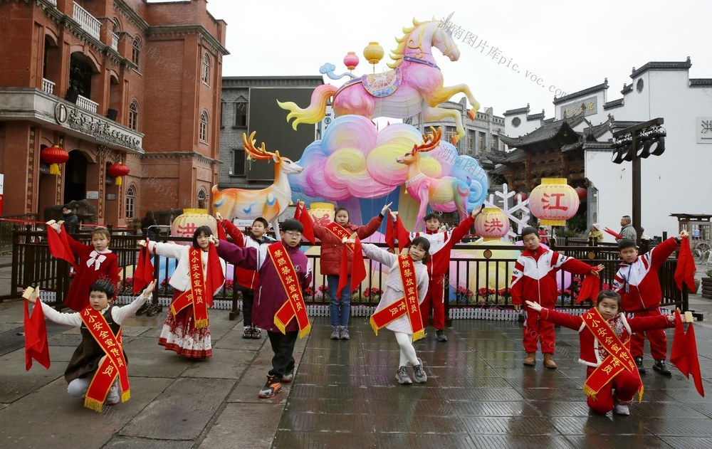宣传禁燃禁放烟花爆竹。