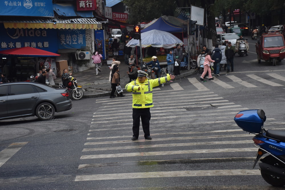 护航新春 平安迎春
