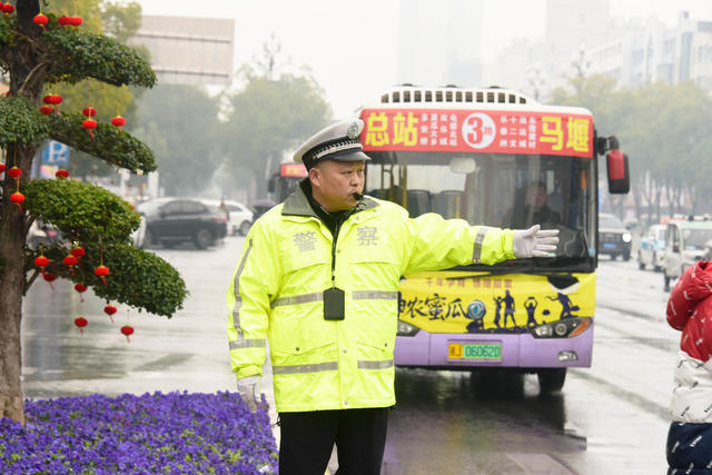 春节  假期  岗位  交警  驾驶员  外卖员