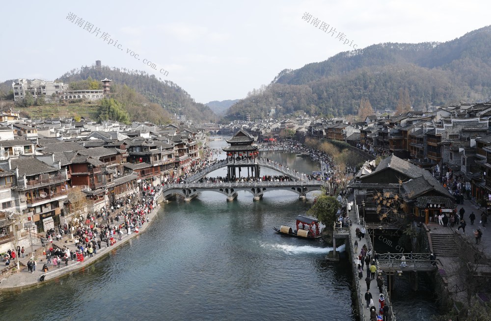 凤凰 古城   天气  晴好  游客 市民  踏青  新春佳节