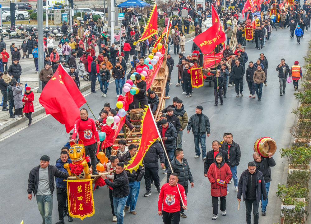 湖南道县：非遗过大年 巡游闹新春