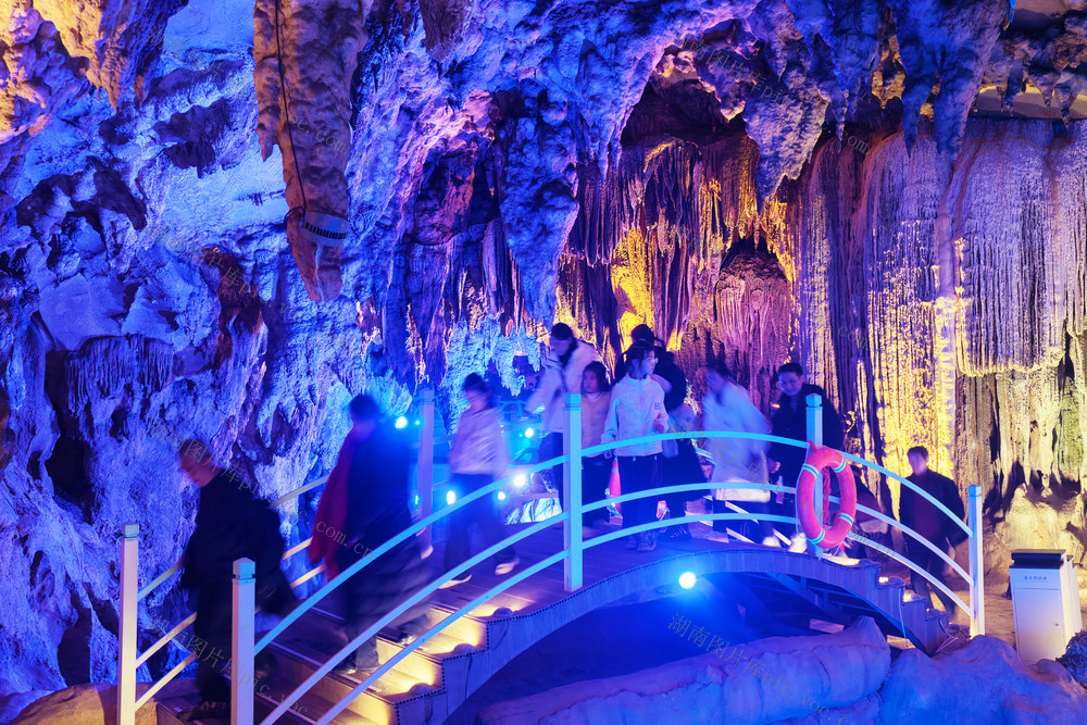 宁远：景区游人如织