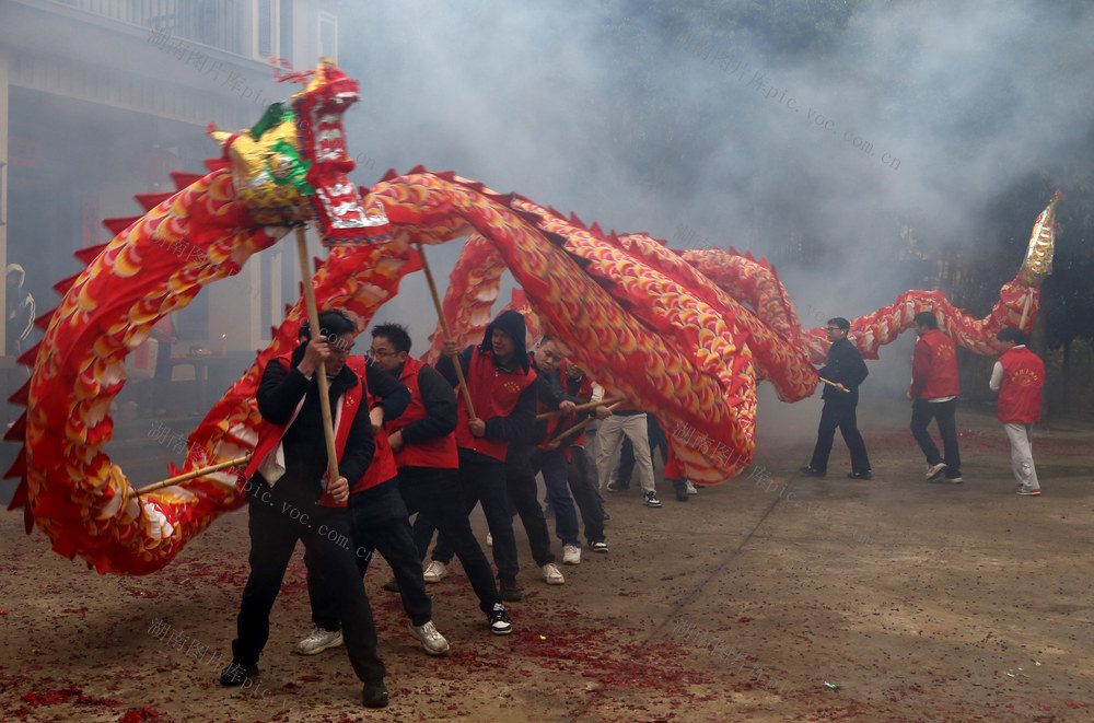 湖南  常宁  洋泉 村民 舞龙 迎新年