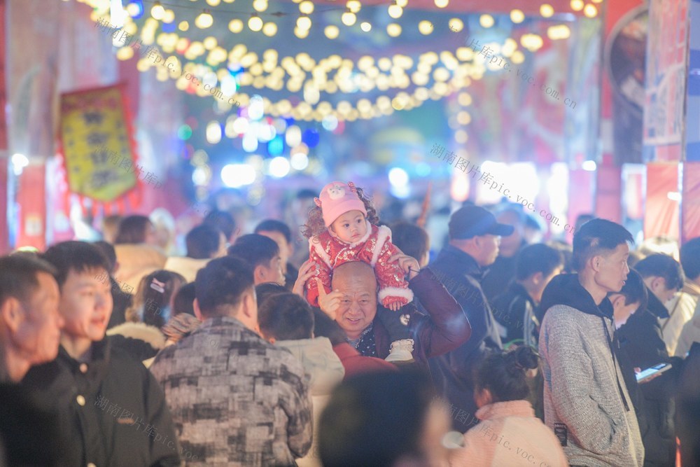 湖南道县：逛庙会 享年味