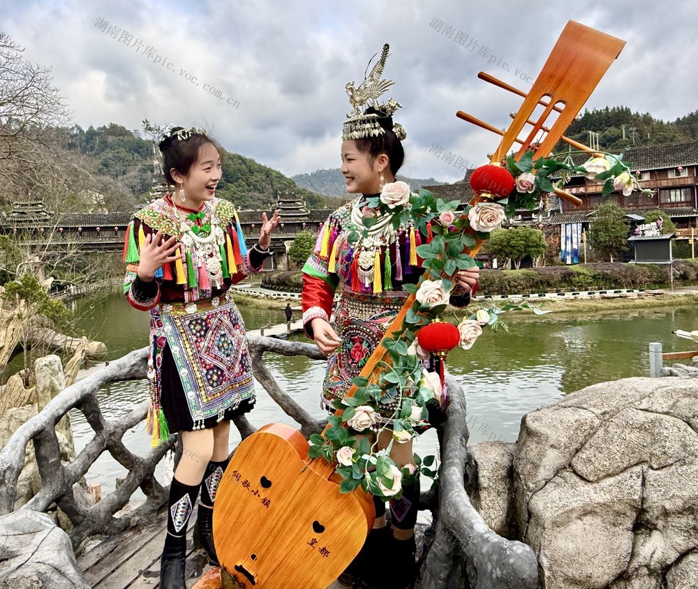 通道：新春盛宴浓
