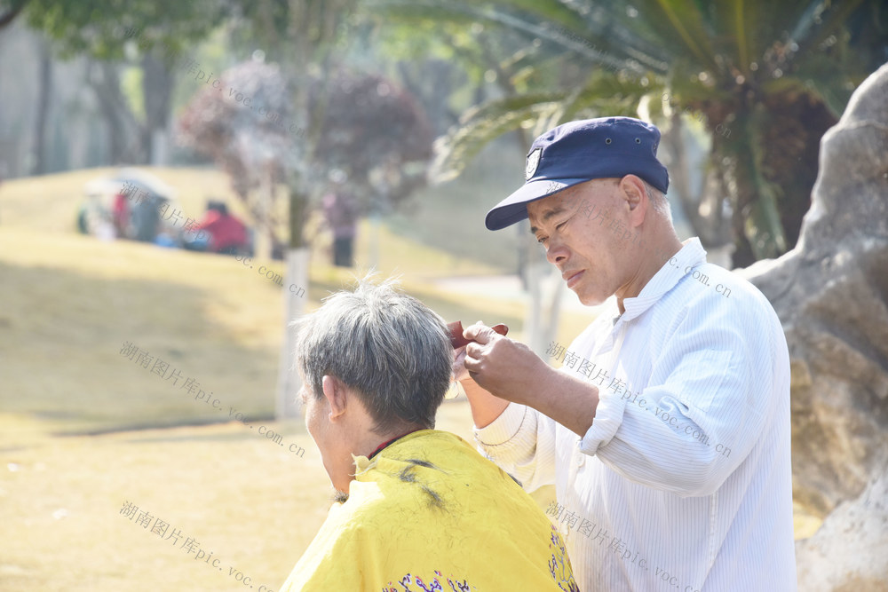 春节  公园  理发点  便民服务