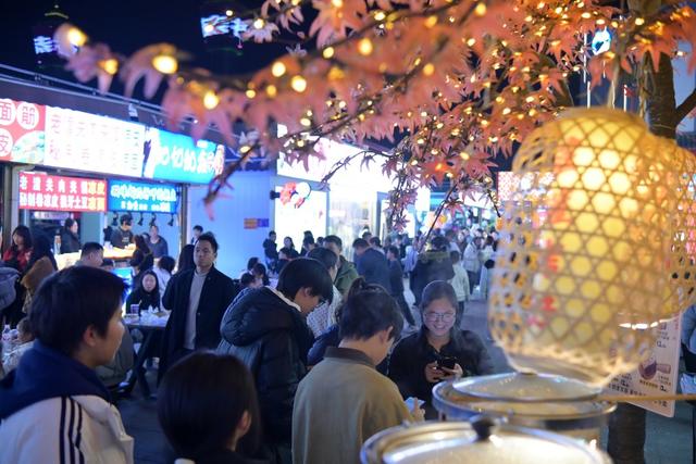 夜  经济  商业街  春节  新春