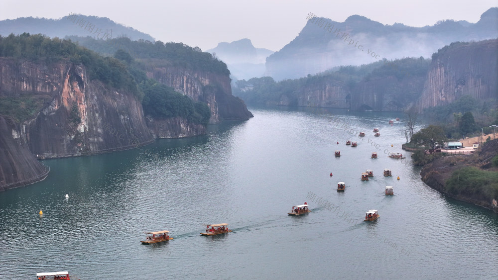 湖南  郴州   苏仙区  飞天山 
  九龙水寨   竹筏  春节假期 
 广东游客  