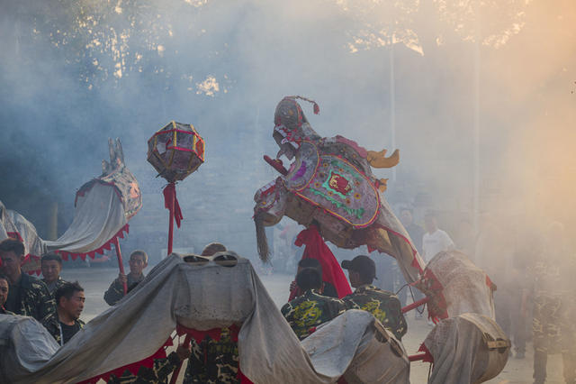 春节  民俗  非遗  龙灯  传统  新春  火龙