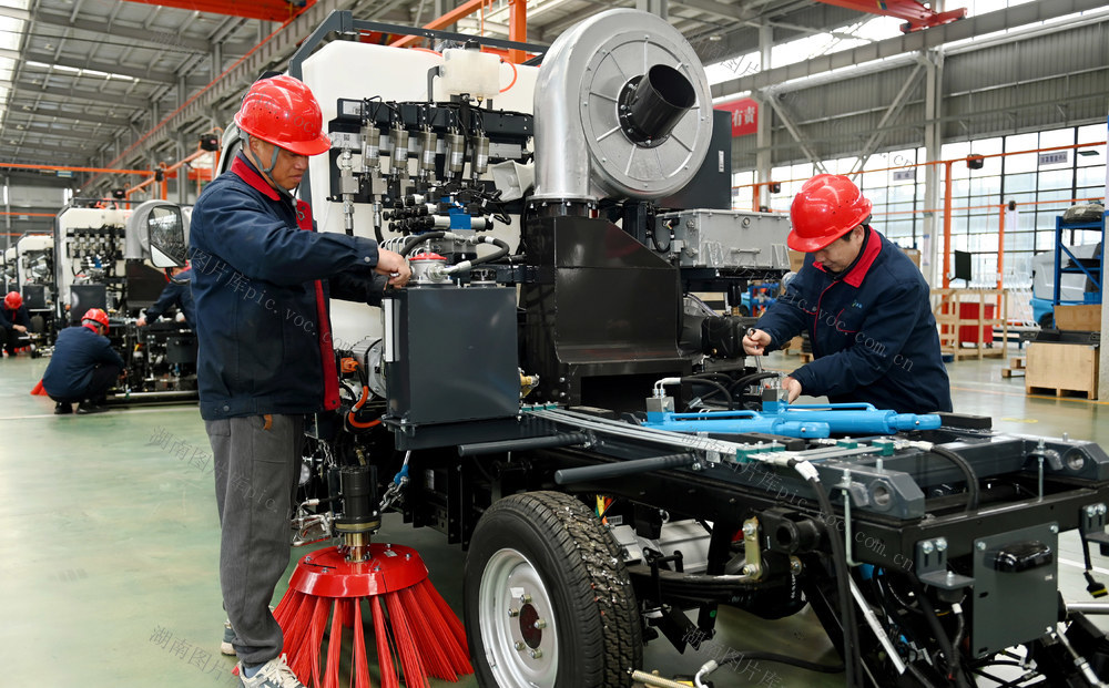 开工，企业，生产，订单，开门红，环卫车，新能源，产品，节后复工，新春，工人，机械，制造