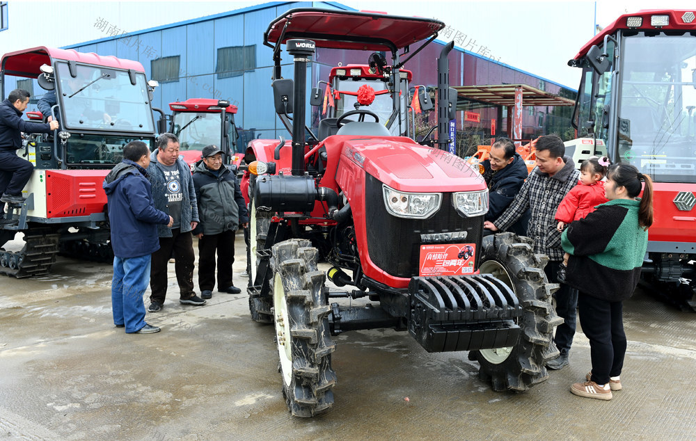 农机，选购，市场，春耕，备耕，农民，耕田机，农业，机械，农机市场