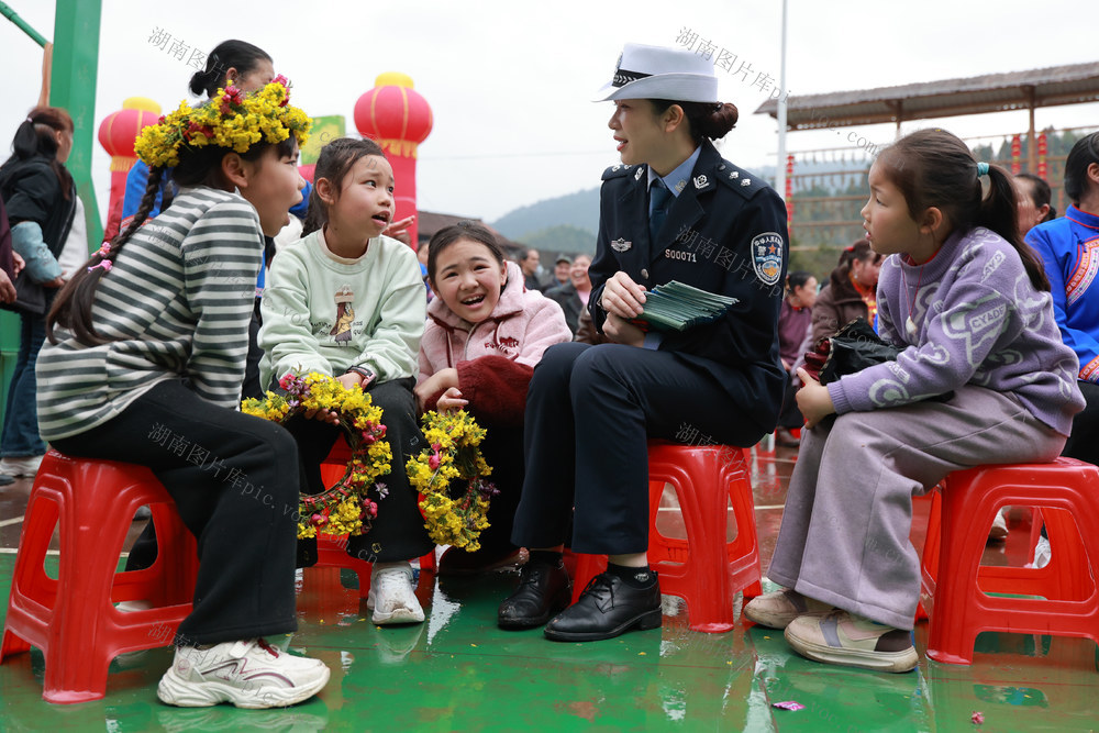 交警 交通安全 宣传 花海 安全