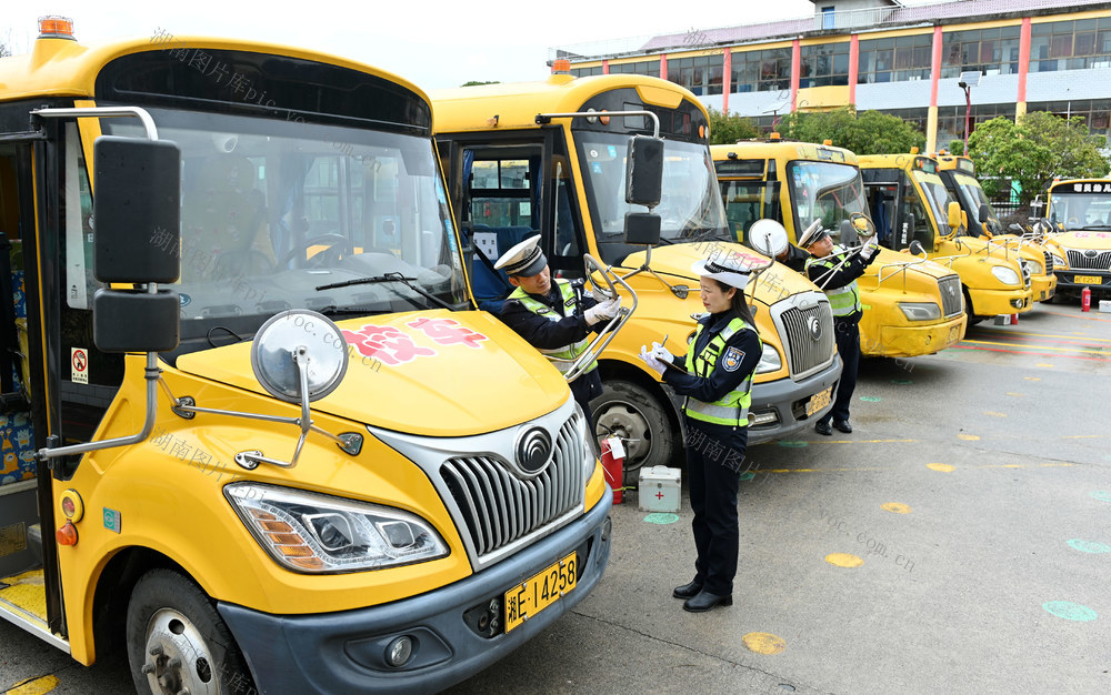 校车，车况，安全，农村 学校，幼儿园，交警，检査，校车管理，平安上学  开学