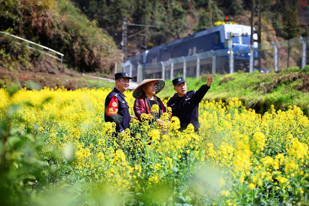 吉首铁警加强春季运输安保工作