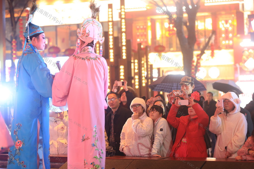 湖南  郴州   苏仙区  锣鼓  闹元宵   国粹  郴城  裕后里  百姓大舞台  市民  戏曲  晚会  圈粉   昆曲  老百姓  