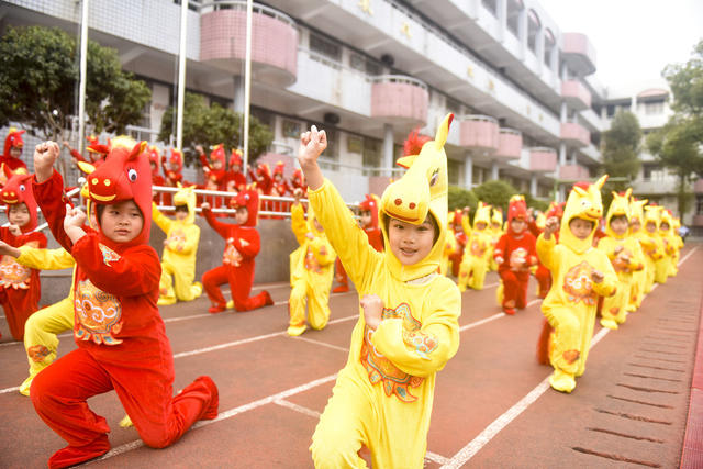 开学典礼   一马当先  万马奔腾
