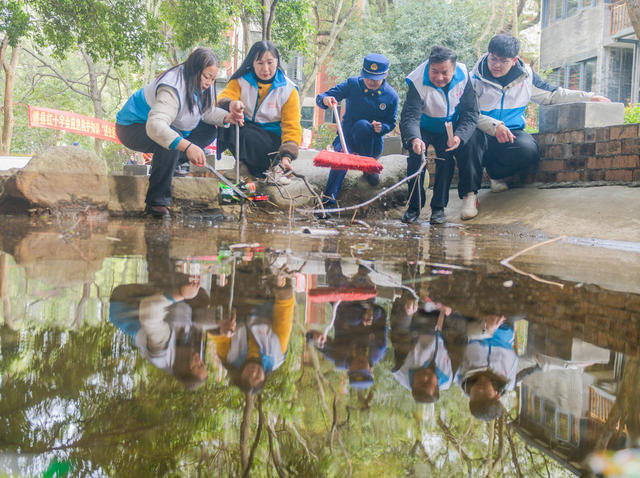 湖南道县：学雷锋 在行动