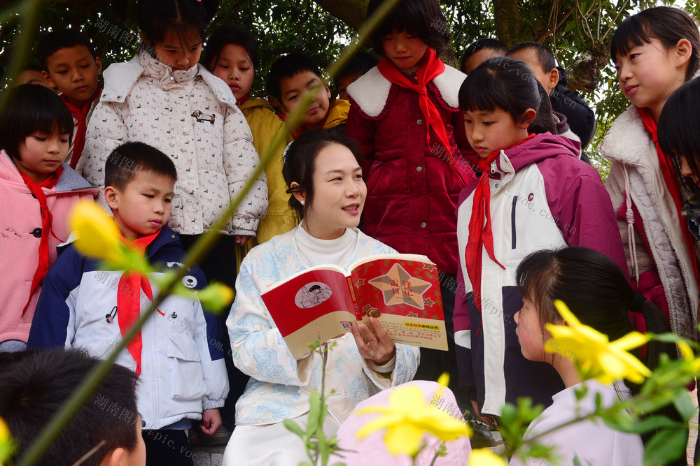 嘉禾：讲雷锋故事 做雷锋传人