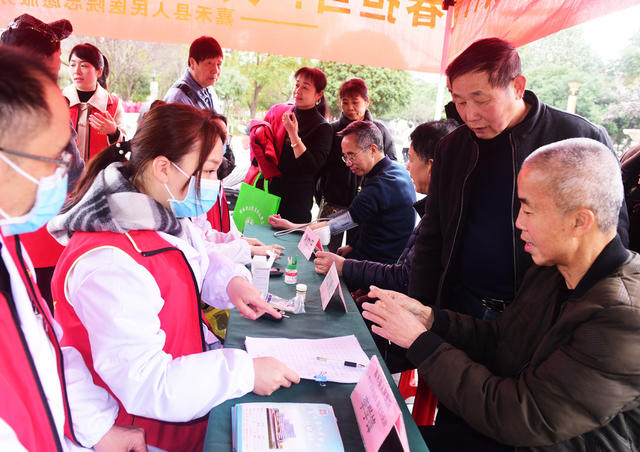 嘉禾：学雷锋 在行动