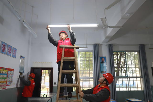 电骡子  学雷锋  特殊教育学校