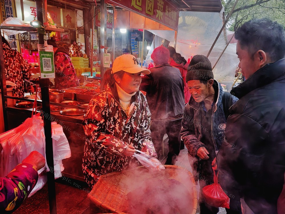 人间烟火气，餐桌美食香。