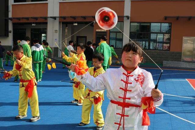 砂子坳  土家族 小学 苗族 学校 空竹 非遗 文化 传承 发扬  练习