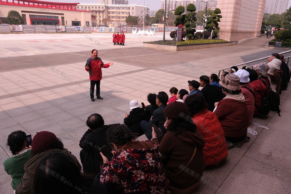 传承弘扬雷锋精神