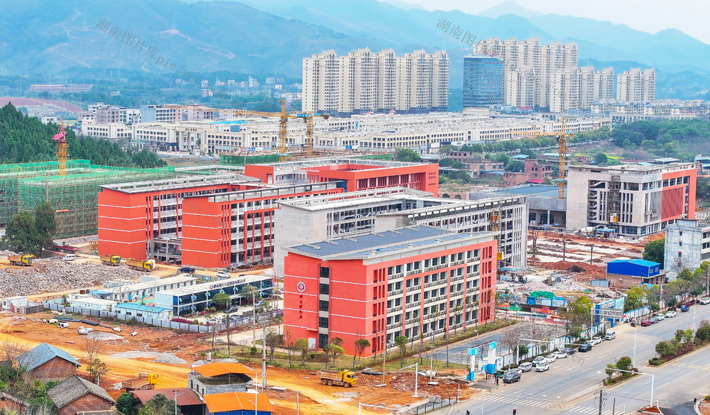 教育  民生  工程  建学校