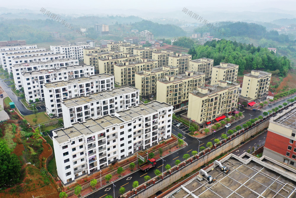 易地扶贫 安置点  
