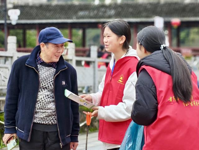 节水宣传进街头