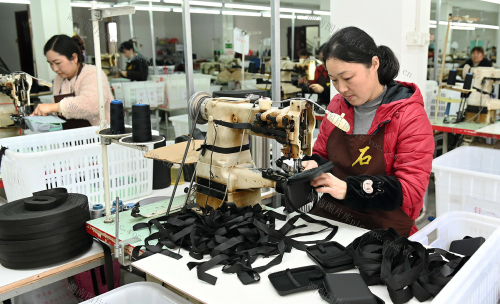 企业 就业  工厂  劳动力 便民 布 包袋   员工 民生 电机 培训 技能 求职 待业 岗位 工作