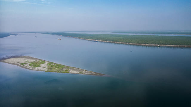 岳阳君山长江林阁佬 长江 湖南岳阳 岳阳自然风光 长江大拐弯