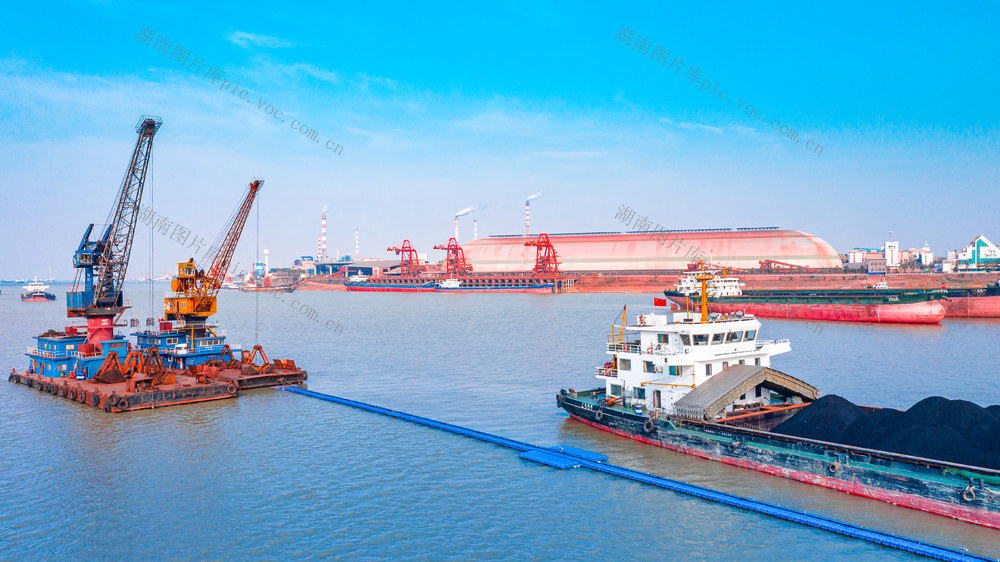 岳阳洞庭湖航运航道 岳阳杭瑞铁路高架桥 岳阳航拍 岳阳城市风光 高架桥 中国桥梁 火车桥梁 中国基建 洞庭湖桥梁 铁路桥 岳阳城陵矶 内河航运 城陵矶港口 岳阳风光  洞庭大桥 桥梁 航拍 江景 建筑 交通