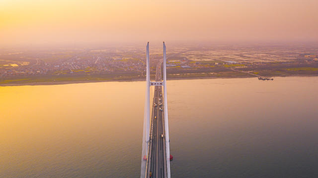 湖南岳阳 长江跨江大桥 荆岳大桥 桥梁基建 水路运输 水上交通 船运 物流 长江水运 