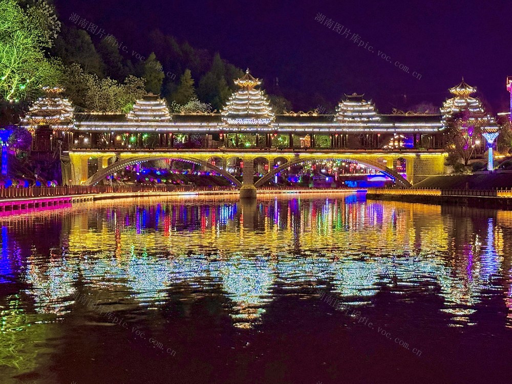 通道：廊桥亮民眼
