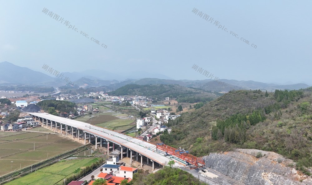 零道高速建设正酣