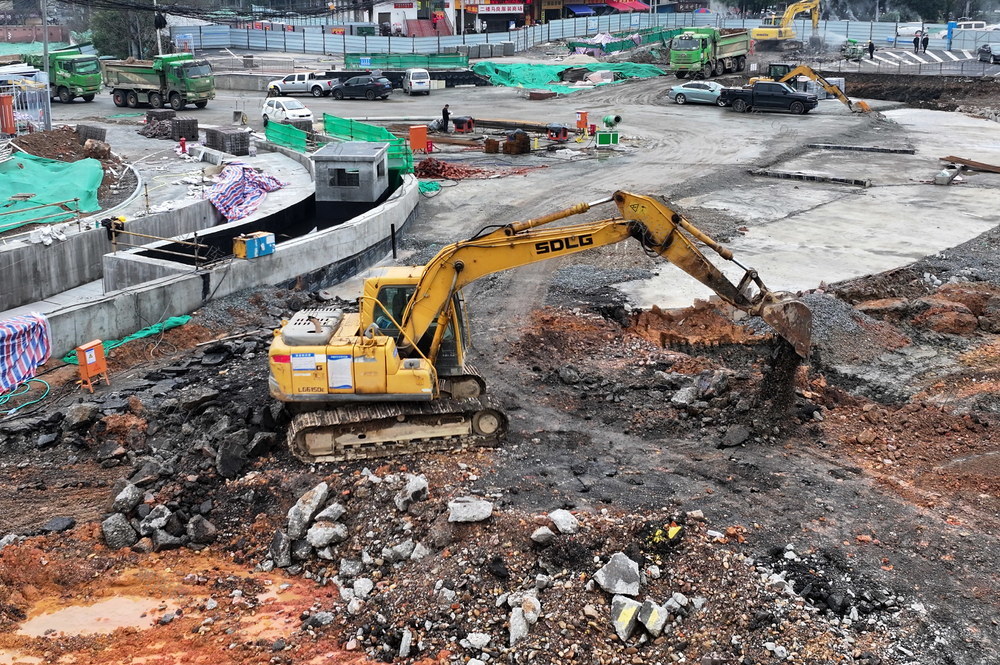 民生囗工程囗施工口忙