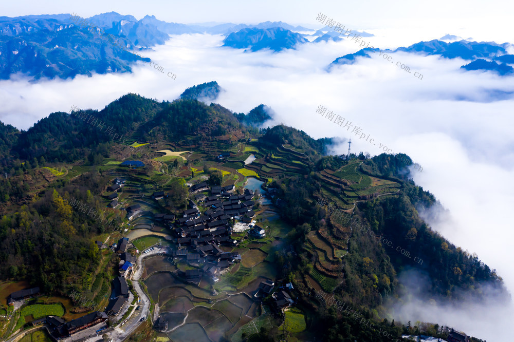 云雾  苗寨   云海  湘西  吉首  