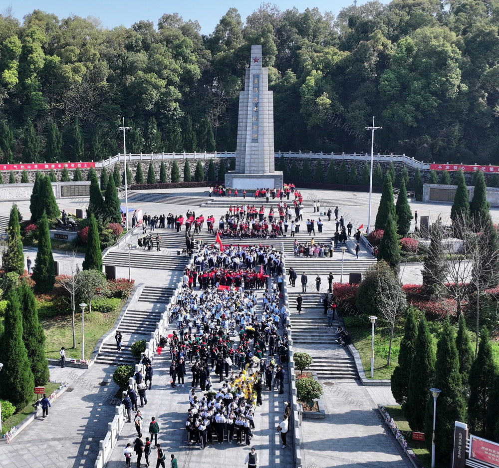 益阳口师生口清明囗缅怀囗烈士