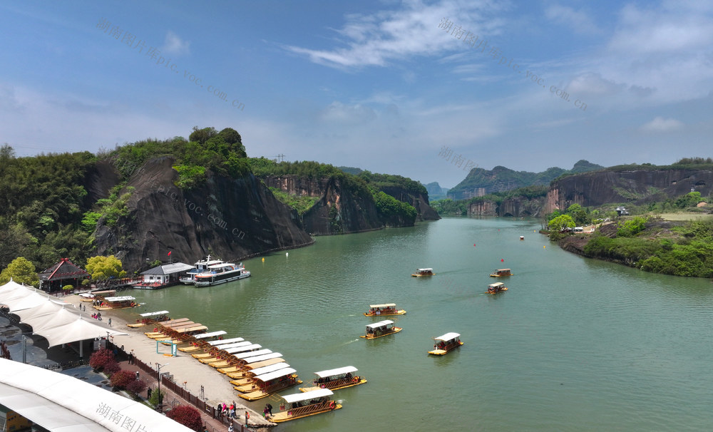 春和景明   郴州市  苏仙区飞天山  翠江  九龙水寨  竹筏游  游客    踏青  打卡  游览 