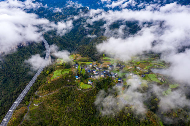 云雾   乡村  湘西   吉首  春天