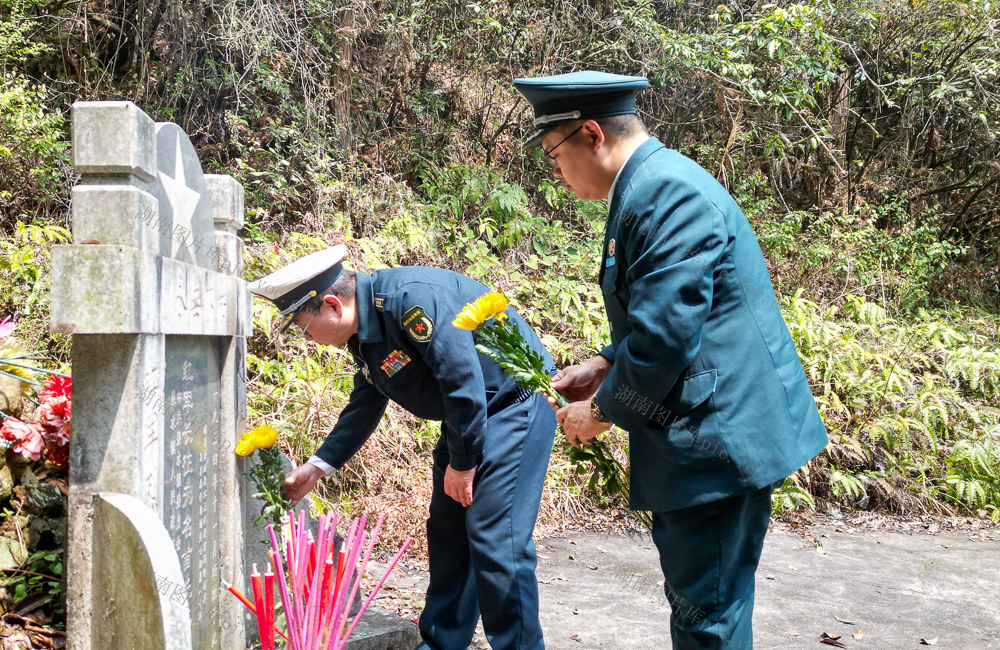 汝城县泉水镇的正水村无名“红军墓”