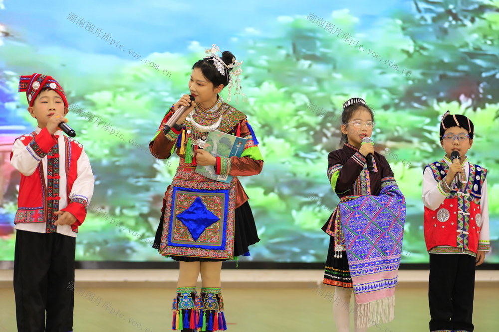 展示 阅读 成果  赛素养