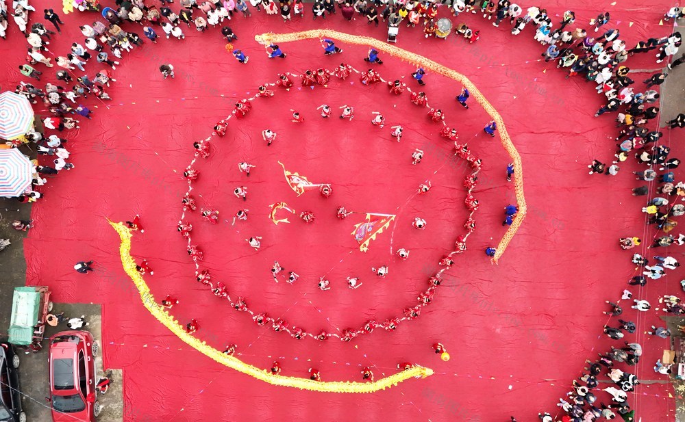  多彩活动过清明